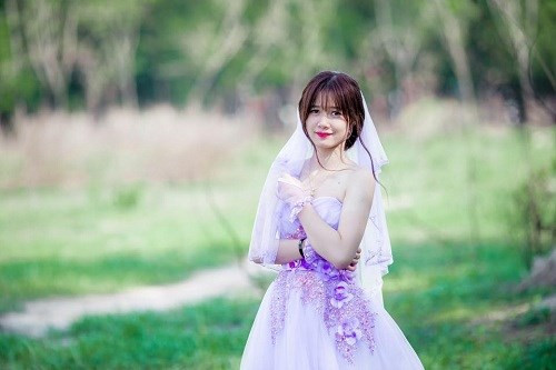 Gặp nữ sinh 17 tuổi nổi tiếng mặt mộc xinh đẹp