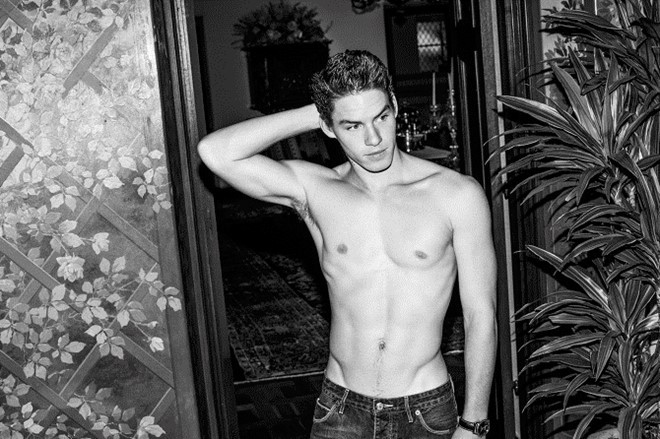 Chau cuu Tong thong Bill Clinton tro thanh hot boy tren mang hinh anh 7