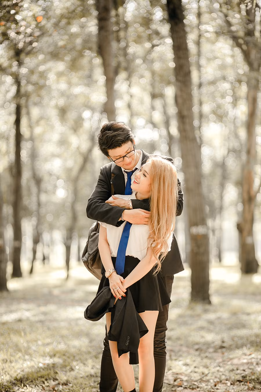 Ngoại hình trẻ đẹp và mối tình lãng mạn của Thơ và Nino khiến hai bạn trẻ được yêu mến trên mạng.