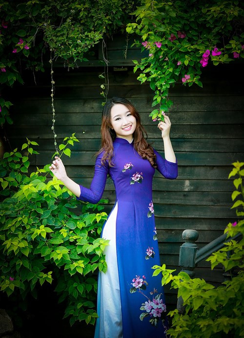 Thiếu nữ Hà thành duyên dáng với tà áo dài ảnh 10 Thiếu nữ Hà thành duyên dáng với tà áo dài - ảnh 9