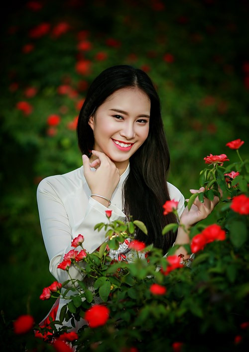 Thiếu nữ Hà thành duyên dáng với tà áo dài ảnh 13 Thiếu nữ Hà thành duyên dáng với tà áo dài - ảnh 12