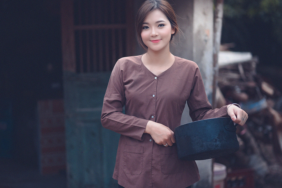 “Hot girl dân tộc” hóa thân thành người con gái nông thôn xinh đẹp ảnh 12 Bộ ảnh được chia sẻ trên mạng xã hội đang thu hút hàng ngàn lượt Thích và Chia sẻ.