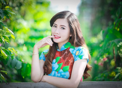 Thiếu nữ Hà thành duyên dáng với tà áo dài ảnh 5 Thiếu nữ Hà thành duyên dáng với tà áo dài - ảnh 4