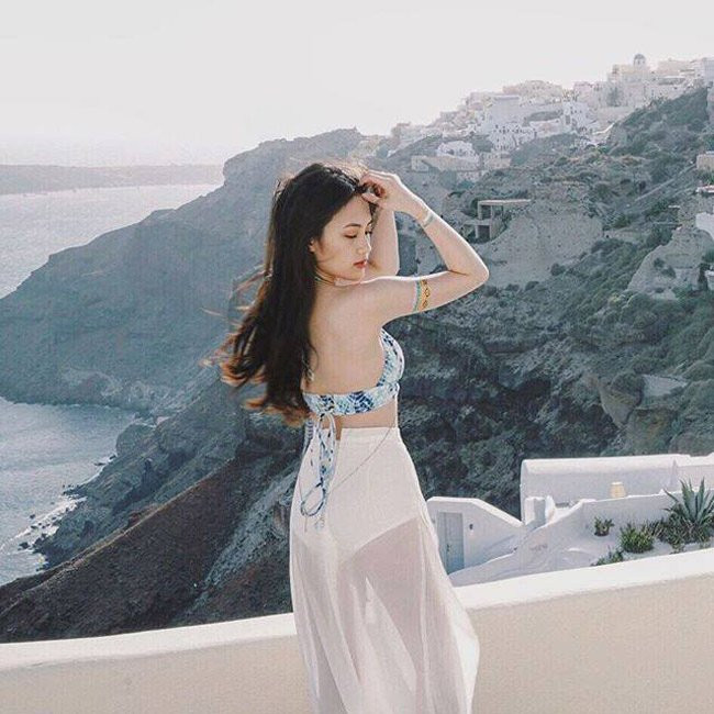 4 “hot girl lai” vừa giàu có, xinh đẹp lại học rất giỏi ảnh 7 Hiện tại, Mai Chi đang làm việc tại Anh. Instagram của cô nàng có hơn 300.000 người theo dõi.