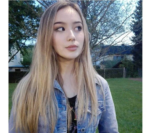 4 “hot girl lai” vừa giàu có, xinh đẹp lại học rất giỏi ảnh 11 Điều khiến nhiều người bất ngờ là Jade mới chỉ bước sang tuổi 16.