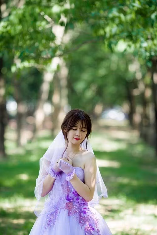 Cô bạn bộc bạch: "Trước đây, mình nhận được lời mời vào các studio nhưng do sợ chưa đủ kinh nghiệm và chuyên nghiệp nên chưa dám sẵn sàng. Với lại, cũng muốn tập trung học và thi cử xong xuôi".