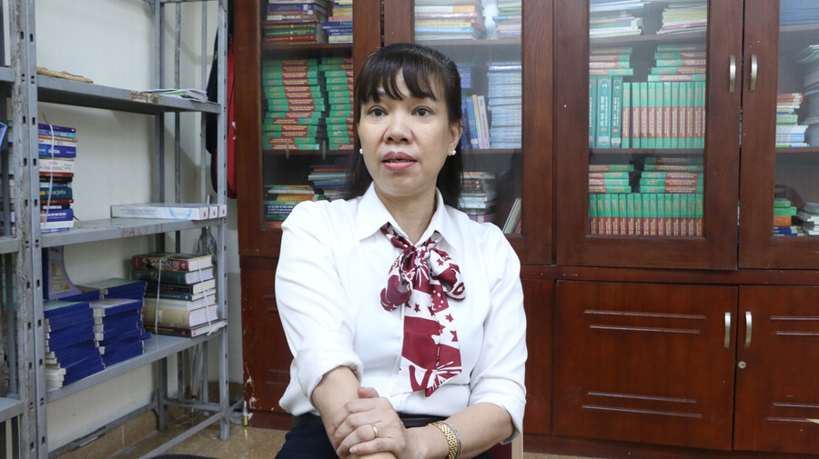 Cô Trần Thị Thu Hằng, Phó Hiệu trưởng Trường THPT Đinh Tiên Hoàng (Hà Nội).