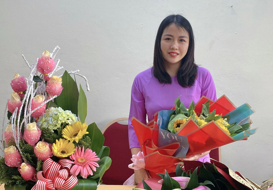 Cô Nguyễn Thị Thanh, giáo viên Vật lý của Trường THPT Đinh Tiên Hoàng.