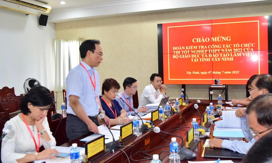 Thứ trưởng Bộ GD&amp;ĐT Hoàng Minh Sơn (Phó ban chỉ đạo thi Quốc gia) phát biểu tại buổi làm việc với UBND tỉnh Tây Ninh