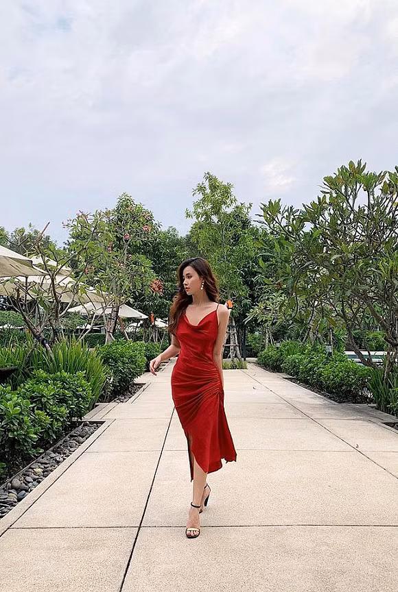 thanh-tiet-kiem-showbiz-goi-ten-midu-mua-1-mau-vay-nhung-6-mau-k-1c9920