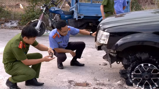 Người tâm thần lái ô tô tông 1 CSGT tử vong - Ảnh 1.