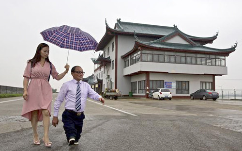 Yao Jian - Yun từng đứng trên đỉnh giàu sang, trở thành "Vua cờ bạc châu Á" trước khi bị đối thủ cắt cụt chân, 3 ngón tay. Ảnh: dayuge. Yao Jian- Yun từng đứng trên đỉnh giàu sang, trở thành Vua cờ bạc châu Á trước khi bị đối thủ cắt cụt chân, 3 ngón tay. Ảnh: dayuge.