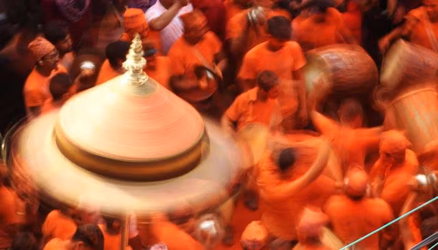 Bình minh đỏ: Lễ hội Sindoor Jatra ở Nepal - 5