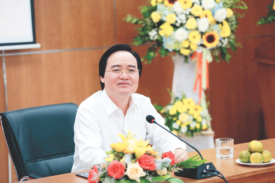 Bộ trưởng Phùng Xuân Nhạ