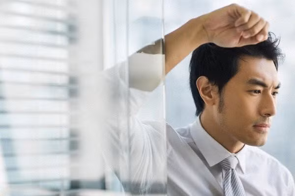 Nhìn thấy bố mẹ cãi nhau, con trai tôi hét lên: "Bố về nhà của bố đi" khiến tôi sững sờ không tin vào tai mình - Ảnh 2.