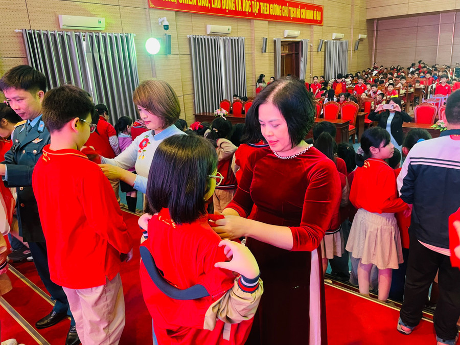 84 học sinh tiêu biểu đã được kết nạp Đội ngay tại Sư đoàn 361.