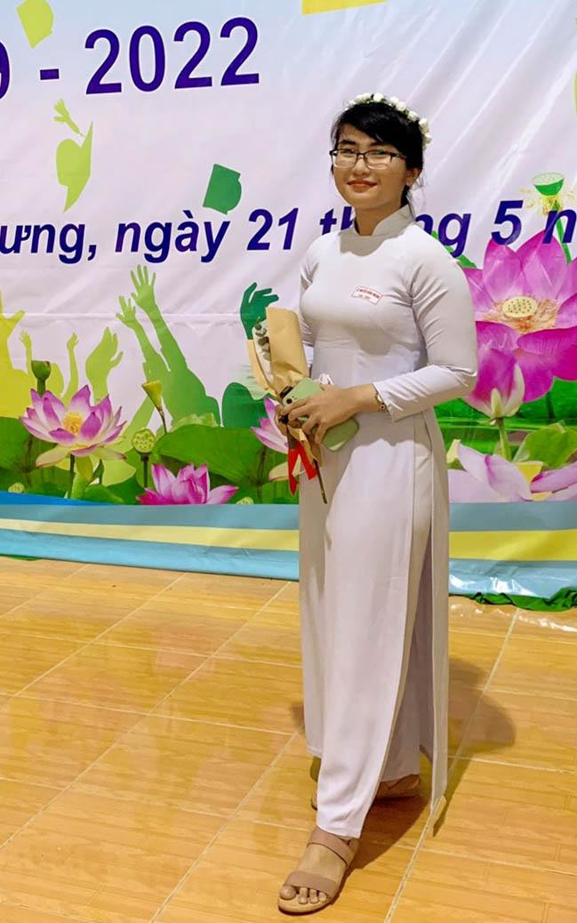 Lê Nguyễn Hồng Nhung, tân thủ khoa kỳ thi tốt nghiệp THPT 2022 của TP. Cần Thơ Lê Nguyễn Hồng Nhung, tân thủ khoa kỳ thi tốt nghiệp THPT 2022 của TP. Cần Thơ