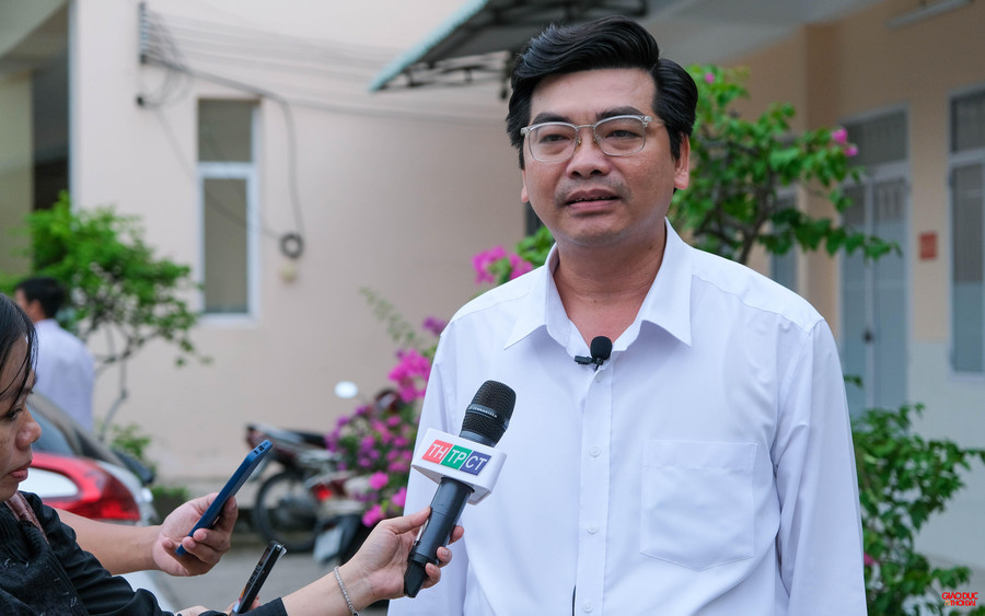 Ông Trần Thanh Bình, Giám đốc Sở GD&ĐT TP Cần Thơ thông tin nhanh kết quả kỳ thi tốt nghiệp THPT năm 2022 tại TP Cần Thơ. Ông Trần Thanh Bình, Giám đốc Sở GD&ĐT TP Cần Thơ thông tin nhanh kết quả kỳ thi tốt nghiệp THPT năm 2022 tại TP Cần Thơ.