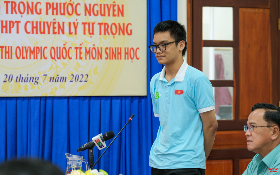 Em Đỗ Trọng Phước Nguyên chia sẻ cảm xúc bản thân tại buổi lễ Em Đỗ Trọng Phước Nguyên chia sẻ cảm xúc bản thân tại buổi lễ