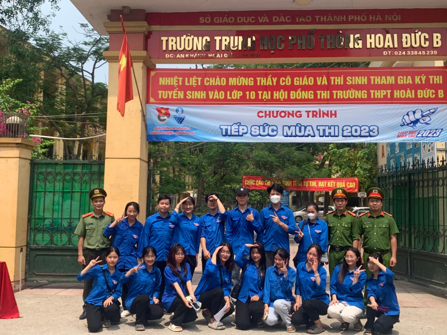 Sự phối hợp giữa lực lượng An ninh, Đoàn thanh niên đóng vai trò không thể thiếu ở mỗi điểm thi. Sự phối hợp giữa lực lượng An ninh, Đoàn thanh niên đóng vai trò không thể thiếu ở mỗi điểm thi.