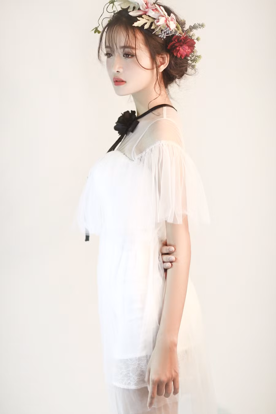 Siêu mẫu 9X hóa nàng công chúa ngọt ngào ảnh 10