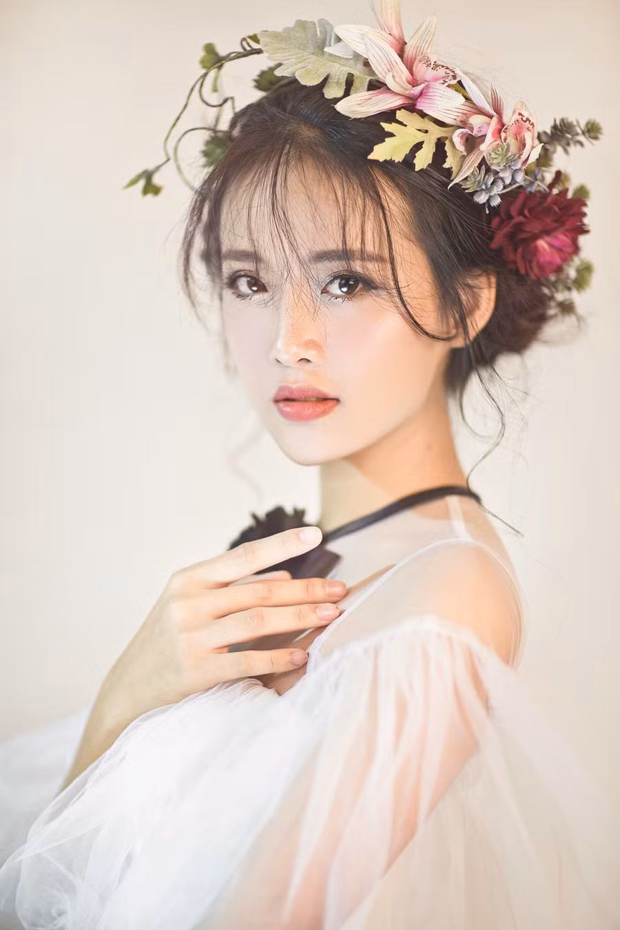 Siêu mẫu 9X hóa nàng công chúa ngọt ngào ảnh 2