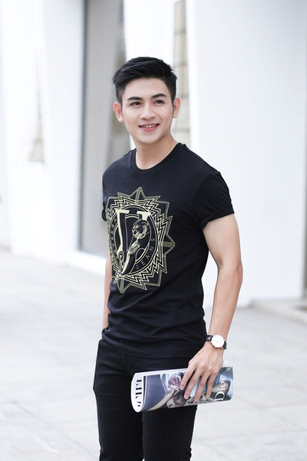 Bất ngờ với hình ảnh mới của “hot boy” phát thanh viên từng gây bão mạng ảnh 5 Bất ngờ với hình ảnh mới của “hot boy” phát thanh viên từng gây bão mạng ảnh 5