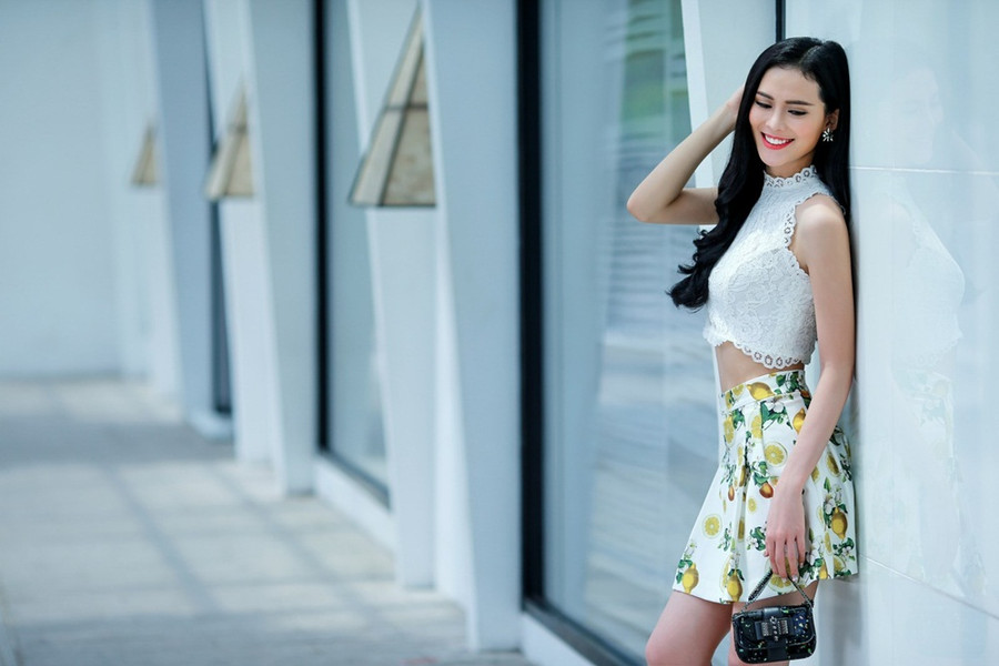 Vẻ trẻ trung, sành điệu của set đồ.