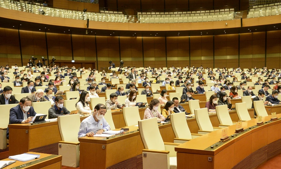 Các đại biểu tại Hội trường Diên Hồng.