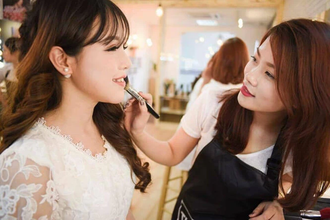 Nghề make up (Anh internet)