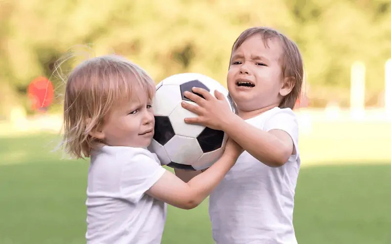 Giữ sự tức giận và oán giận là một công thức gây lo lắng và trầm cảm cho trẻ em cũng như người lớn. (Ảnh: ITN).