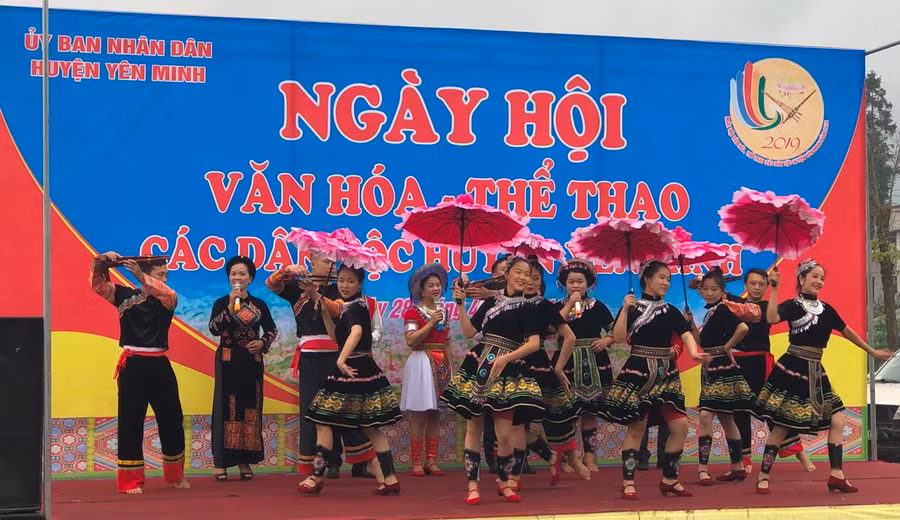 Tiết mục múa đặc sắc tại lễ khai mạc Ngày hội.