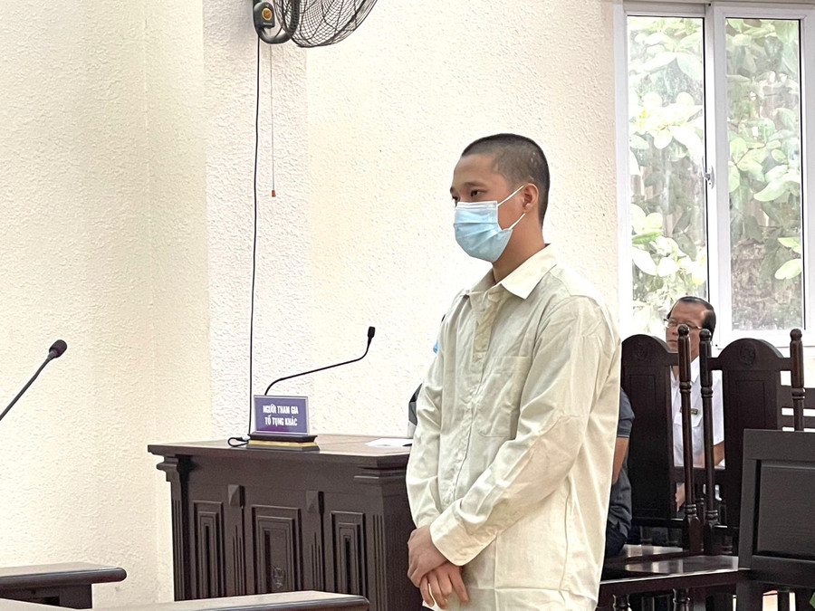 Bình lãnh án 15 năm tù về tội cướp tài sản.