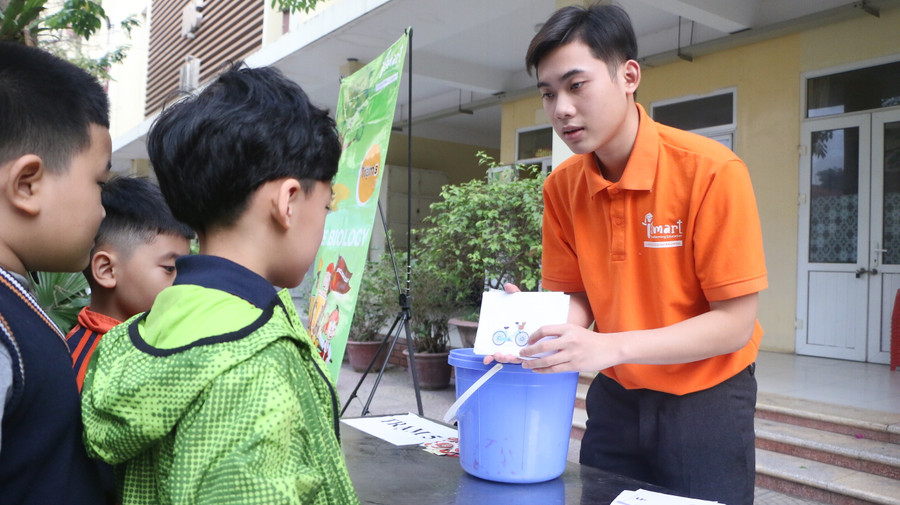 Các em vượt qua thử thách bằng cách trả lời tên của đồ vật bằng Tiếng Anh để nhận phần thưởng. Các em vượt qua thử thách bằng cách trả lời tên của đồ vật bằng Tiếng Anh để nhận phần thưởng.