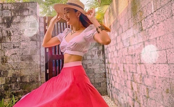 Photoshop quá tay mất rồi.