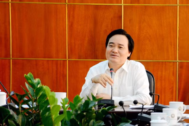 GS.TS Phùng Xuân Nhạ, Bộ trưởng Bộ GD&ĐT