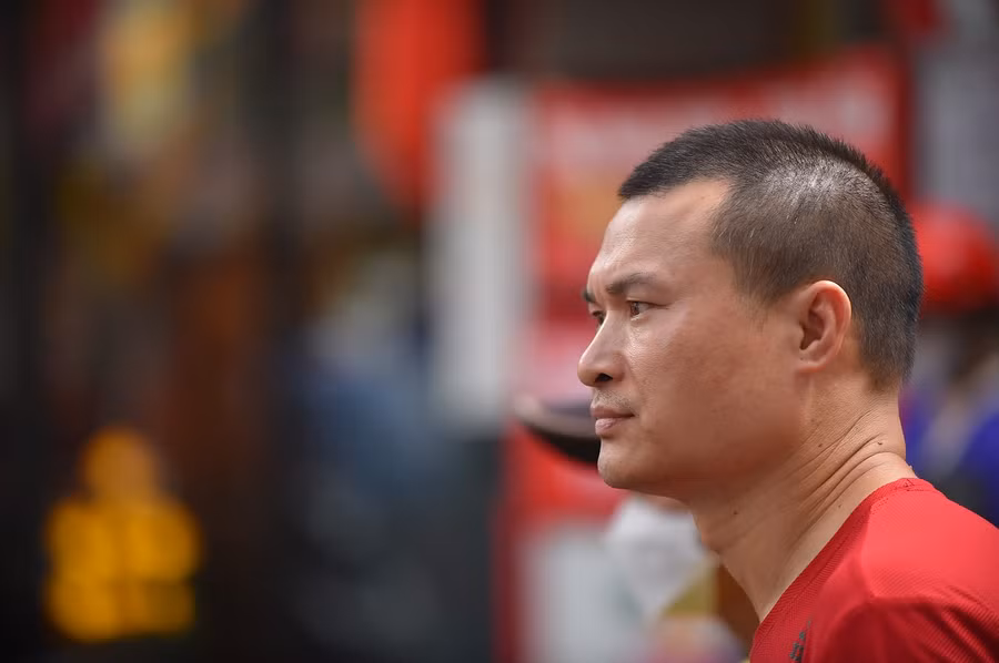 Cùng với tâm trạng của các thí sinh, các phụ huynh cũng không giấu được cảm giác hồi hộp, lo lắng.