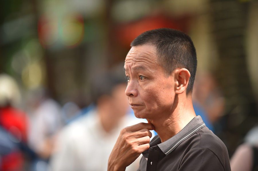 Dõi mắt trông theo... Dõi mắt trông theo...