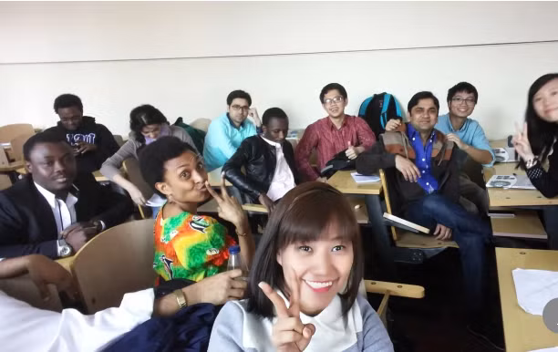 Lý do sinh viên các nước “vành đai và con đường” đổ xô sang Trung Quốc học? - ảnh 1