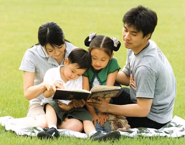 Tại sao cha mẹ cần hướng con đọc sách mỗi ngày?