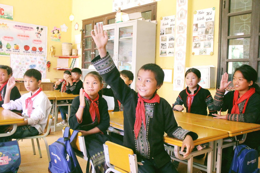 Cần đảm bảo đủ trường, đủ lớp, đủ giáo viên cho học sinh. Ảnh: Sỹ Điền