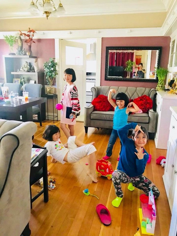 Căn biệt thự độc đáo có 112 ô cửa sổ của bà già bán khoai quê Quảng Trị nổi tiếng Vbiz - Ảnh 8. Căn biệt thự độc đáo có 112 ô cửa sổ của bà già bán khoai quê Quảng Trị nổi tiếng Vbiz - Ảnh 8.