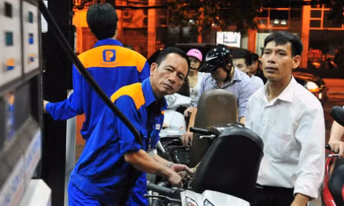 Giá xăng có thể giảm vào ngày mai.