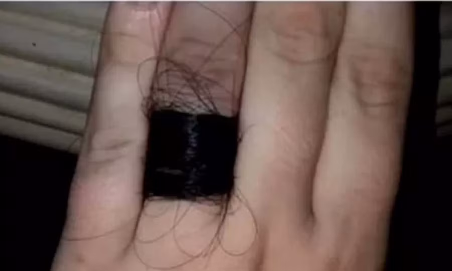 Cô gái khoe nhẫn đính hôn bện tóc người, dân mạng hoảng hồn