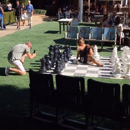 su-hy-sinh-cua-canh-may-rau-sau-nhung-buc-anh-lung-linh-cua-ban-gai-1