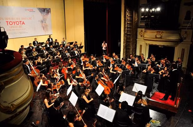 Đêm nhạc cổ điển Toyota 2017 có sự tham gia biểu diễn của dàn nhạc Royal Phiharmonic Concert Orcchestra (RPCO) – một trong những dàn nhạc nổi tiếng đến từ Anh Quốc 