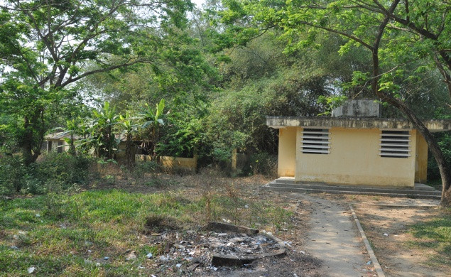 Nhiều hạng mục công trình trường học bỏ hoang, xuống cấp nhanh chóng sau khi đưa vào sử dụng