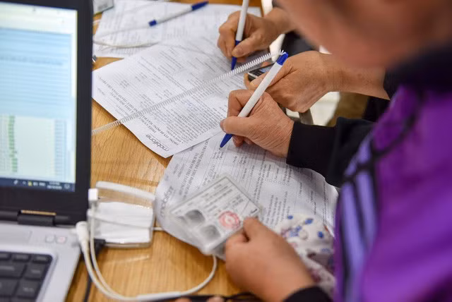 Xem xét bãi bỏ chụp ảnh chính chủ thuê bao di động