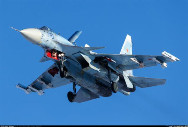 Máy bay tiêm kích hạng nặng, đa năng Su-35 của Nga Máy bay tiêm kích hạng nặng, đa năng Su-35 của Nga