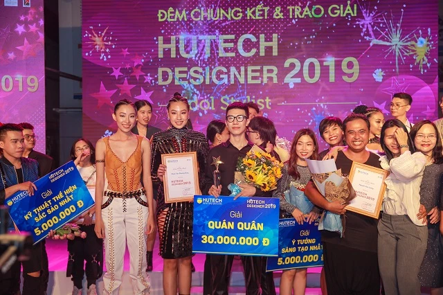 Đặng Thái Sơn với bộ sưu tập "Kabuto" đã chính thức trở thành quán quân HUTECH Designer 2019.